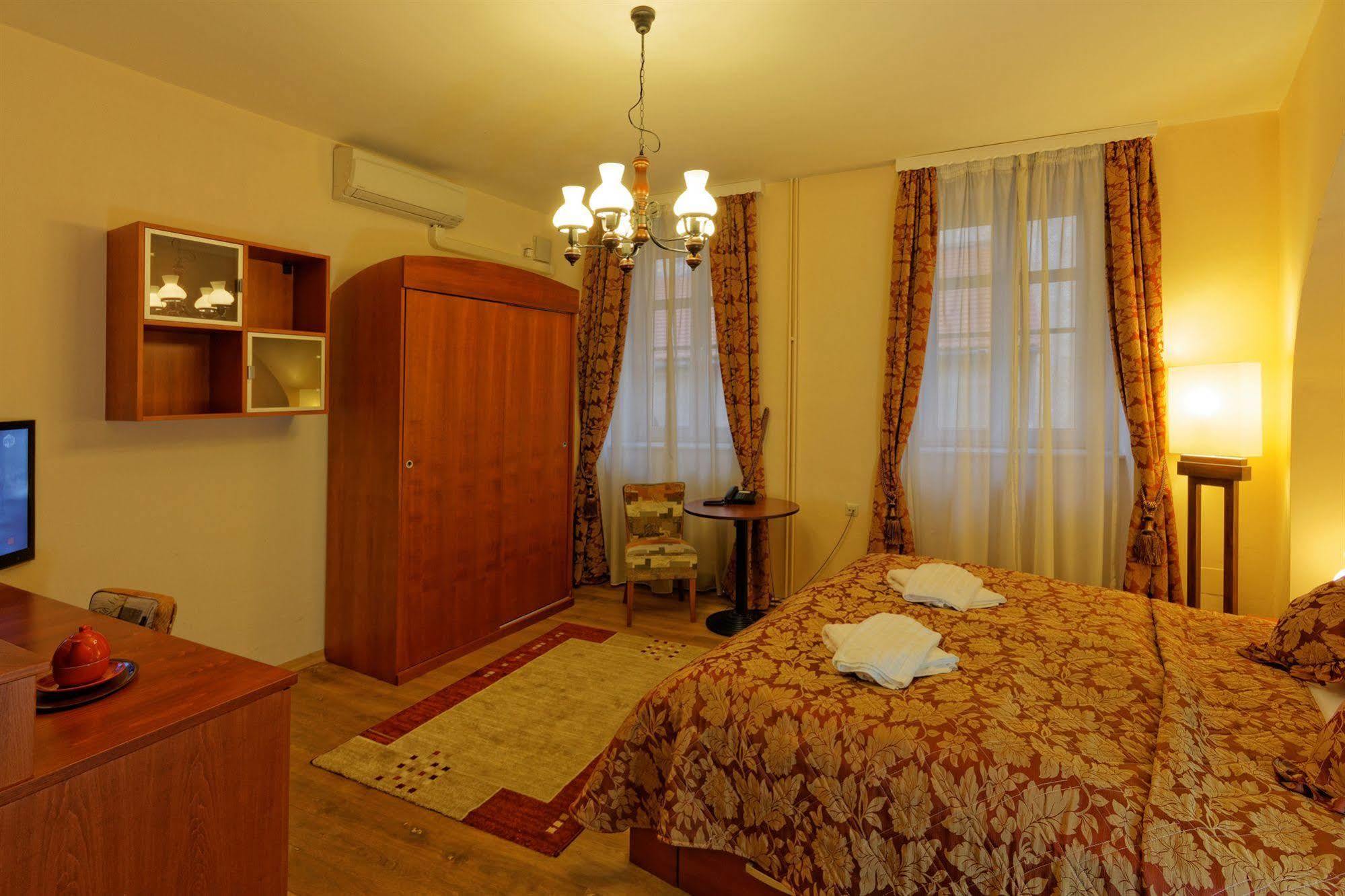 Enjoy Hotel