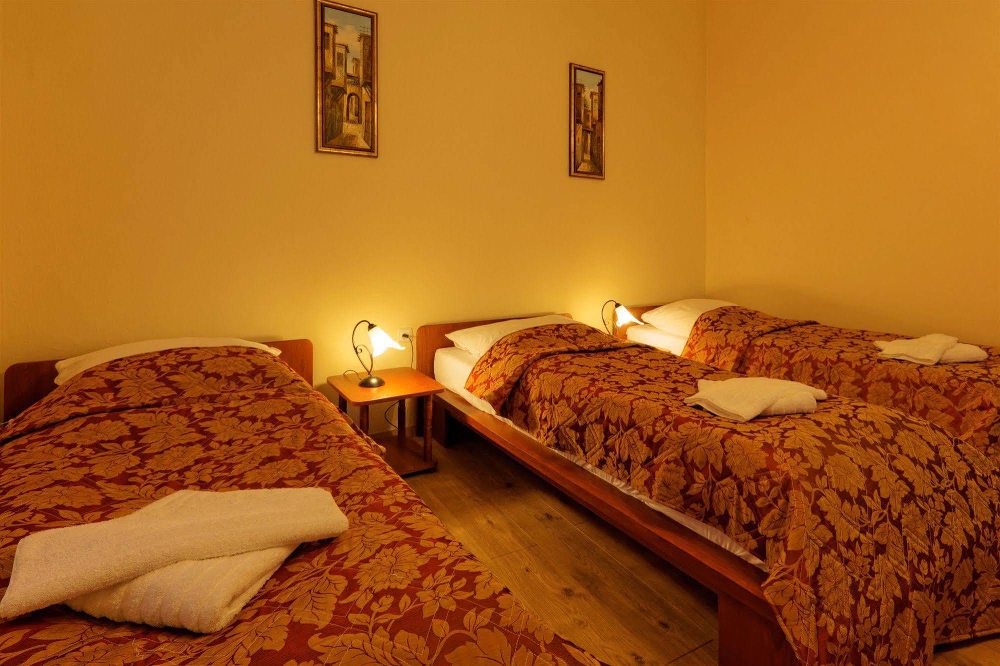 Enjoy Hotel 3*